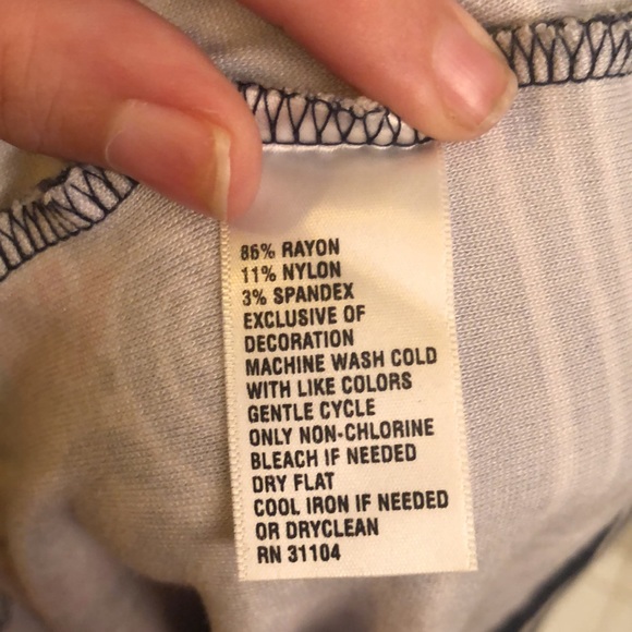 Crown & Ivy/ Petite XL/ Navy Floral V-Neck Shift Dress with 3/4 Length Sleeves - Picture 10 of 12